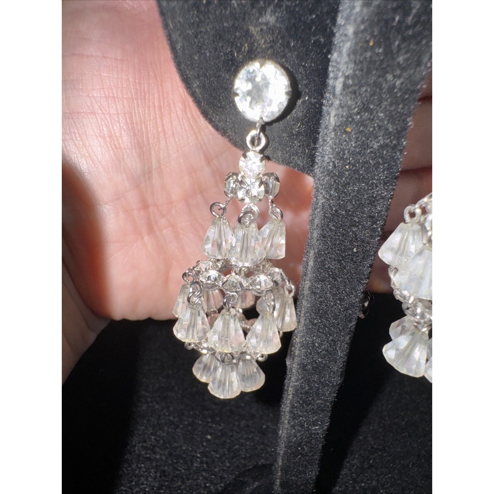 VNTG SIGNED HATTIE CARNEGIE RHINESTONE & CRYSTAL CHANDELIER EARRINGS -SILVERTONE - Picture 4 of 12
